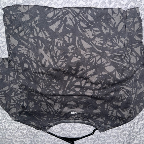 Gray Abstract Patterned Top - Picture 2 of 2